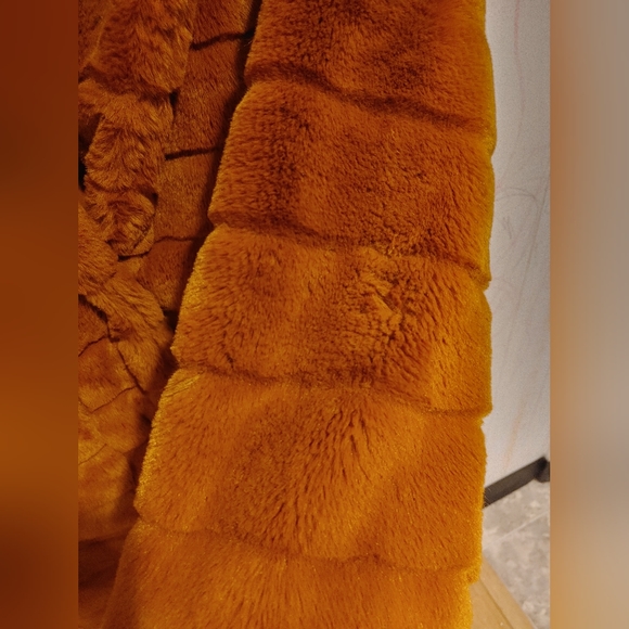Woven Heart burnt orange faux fur jacket size M - Picture 3 of 10